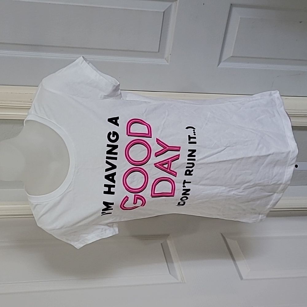 White TShirt Juniors M/L NWOT
